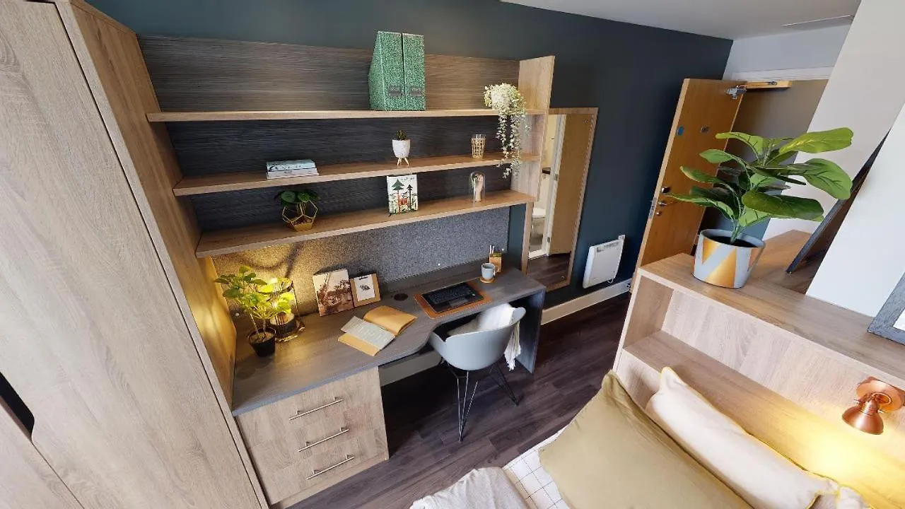 Student Only Ensuite Room In A Apartment At Abacus House Brighton